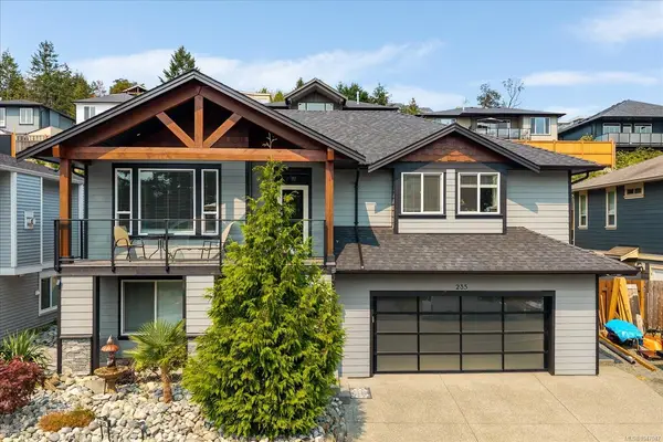 235 Golden Oaks Cres, Nanaimo BC V9T 0K8 - 5 bed, 4.0 bath in Nanaimo