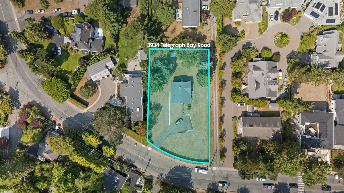 3934 Telegraph Bay Rd, Saanich BC V8N 4H7