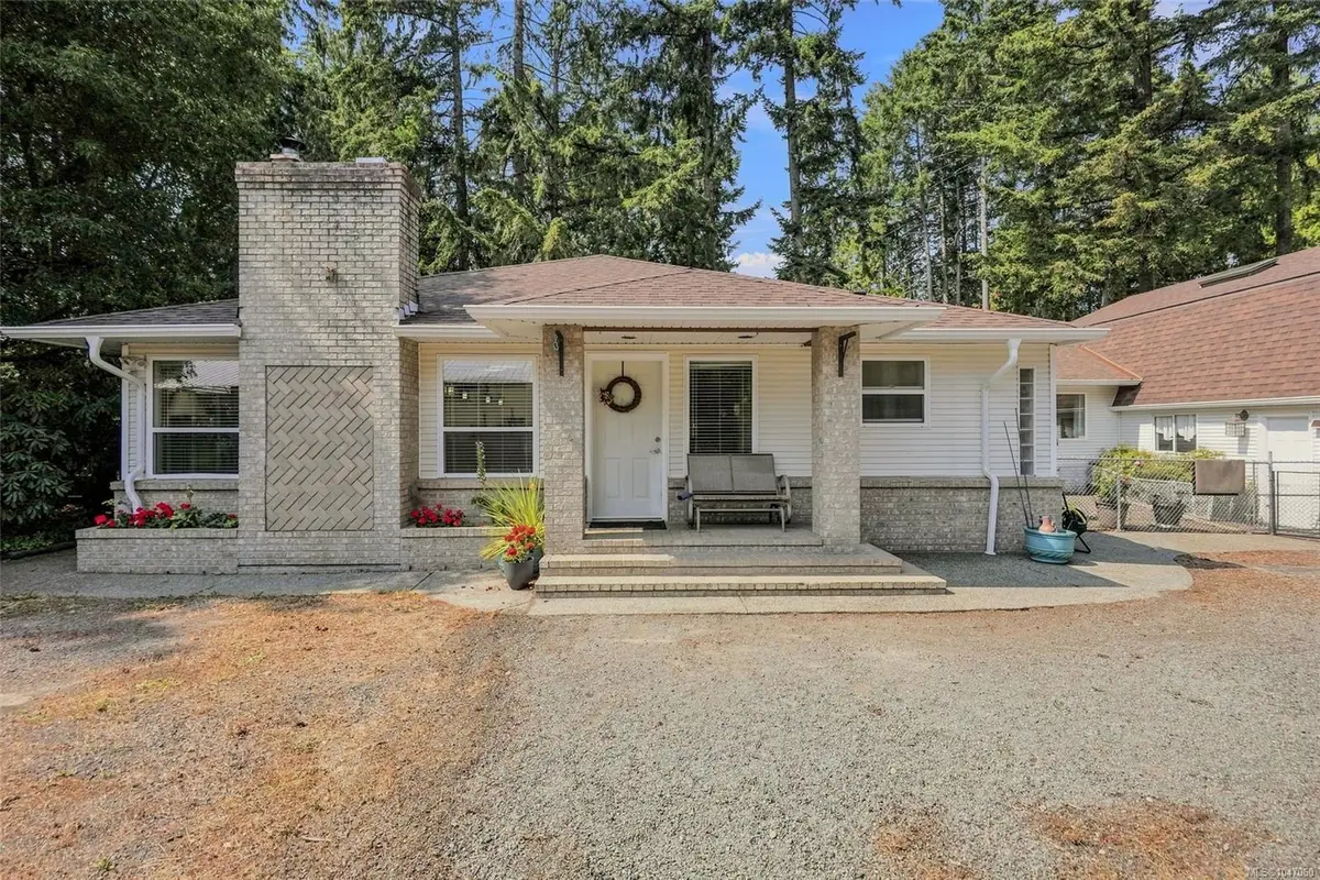 2319 Island Hwy E, Nanoose Bay BC V9P 9E2