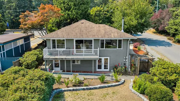 711 Wells Rd, Saanich BC V8Y 1R6 - 4 bed, 3.0 bath in Saanich