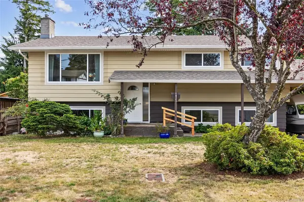 1925 Cougar Cres, Comox BC V9M 2K4 - 4 bed, 2.0 bath in Comox