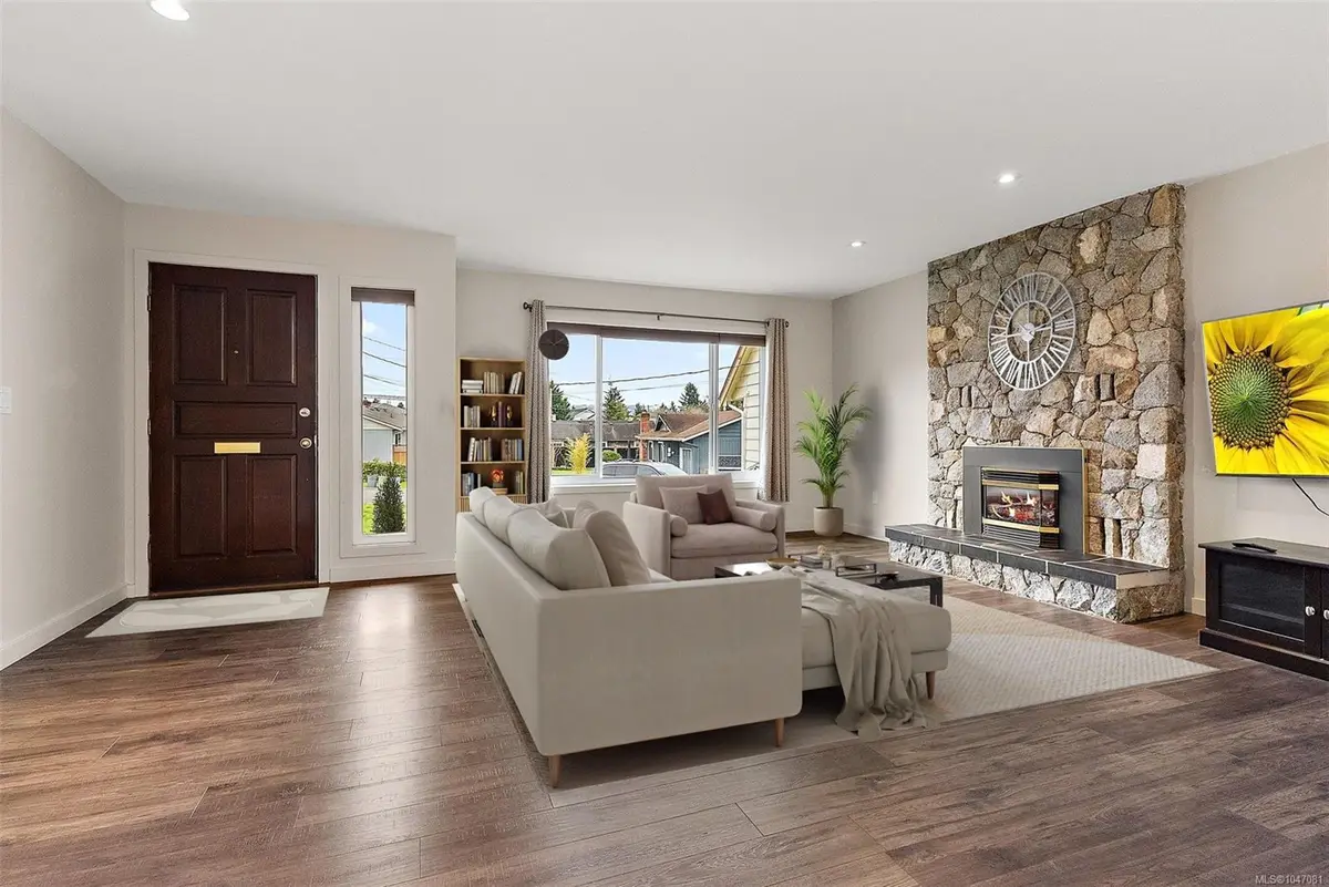 10411 Finch Pl, Sidney BC V8L 4P7