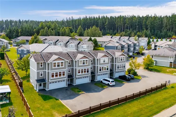 701 Hilchey Rd #101, Campbell River BC V9W 0A2 - 3 bed, 3.0 bath in Campbell River