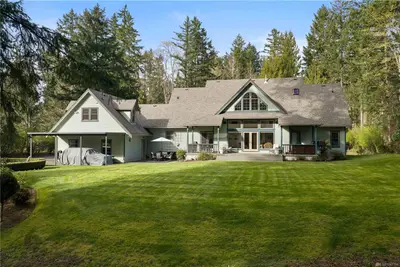 1228 Garden Gate Dr, Central Saanich BC V8M 2H6