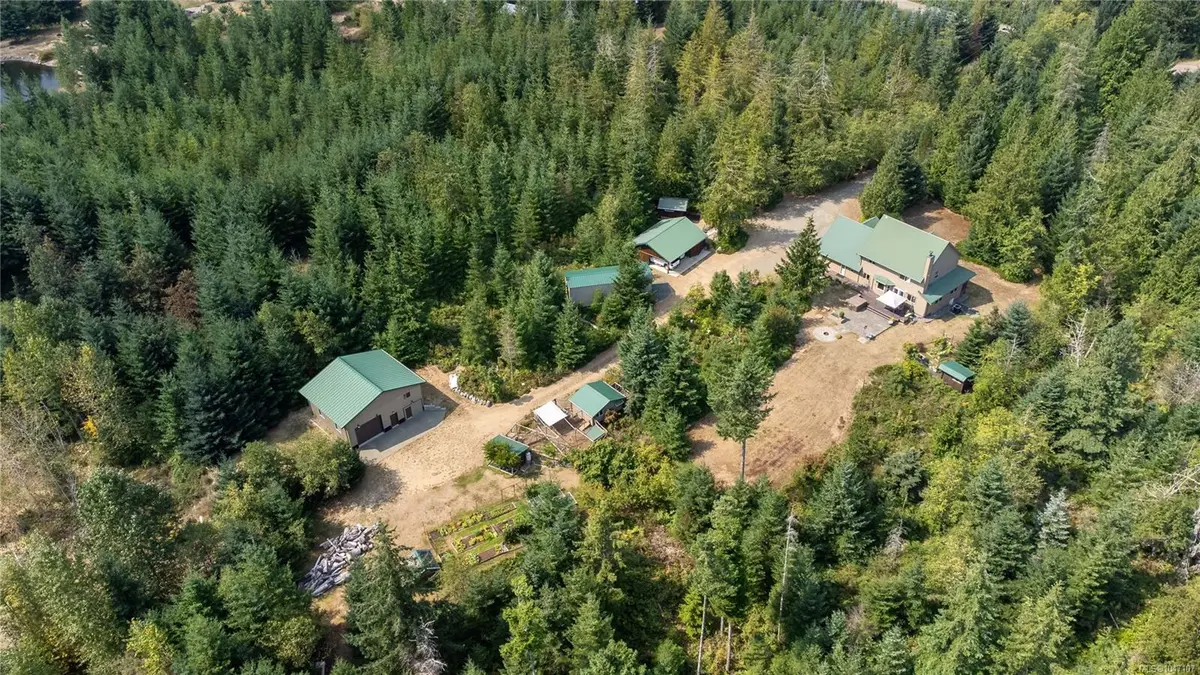 1131 Hecker Rd, Merville BC V0R 2M0