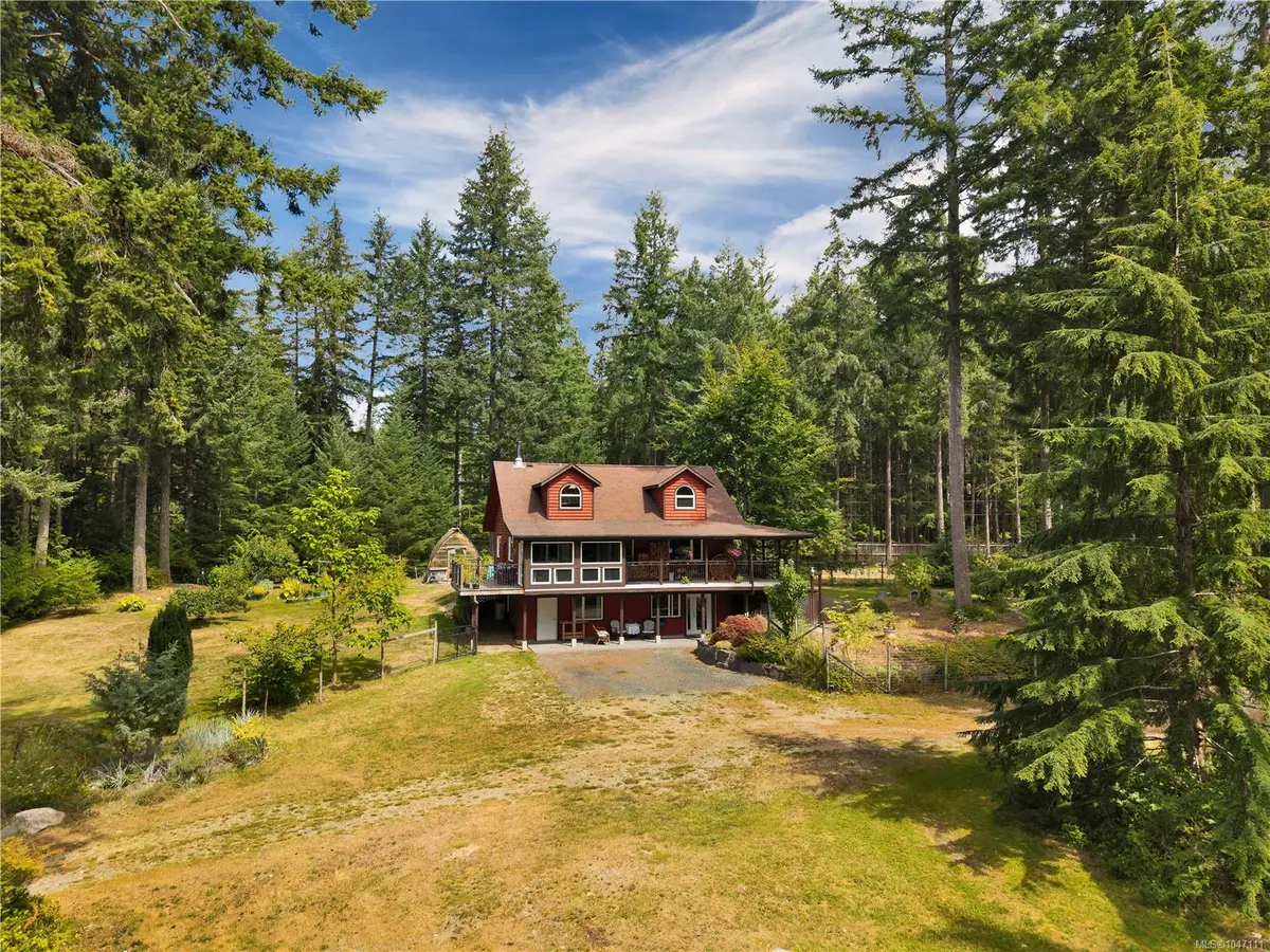 799 Smiths Rd, Quadra Island BC V0P 1N0