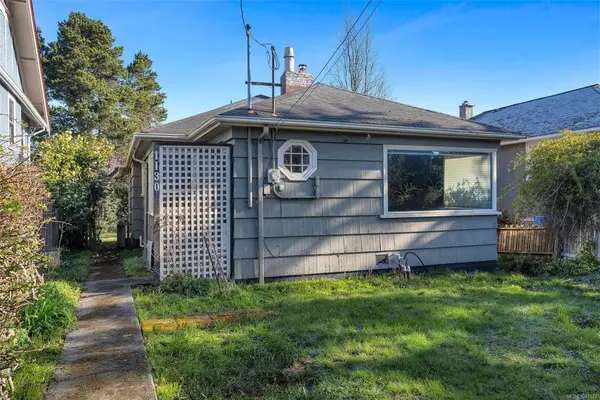 1130 May St, Victoria BC V8V 2S5 - 2 bed, 2 bath property for sale in Victoria