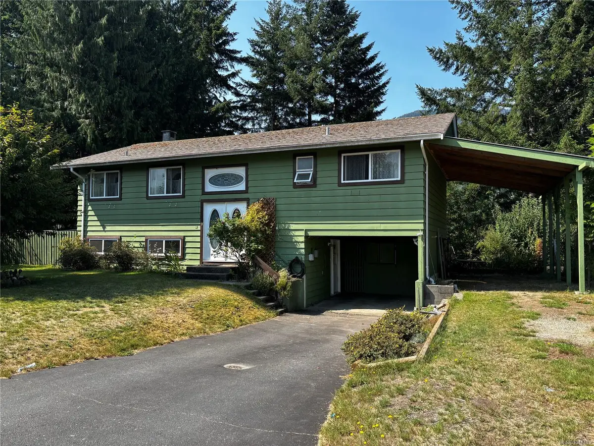 390 alder Cres, Gold River BC V0P 1G0