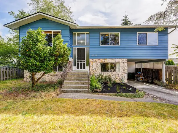 3941 Larchwood Dr, Saanich BC V8N 5L5 - 4 bed, 3.0 bath in Saanich