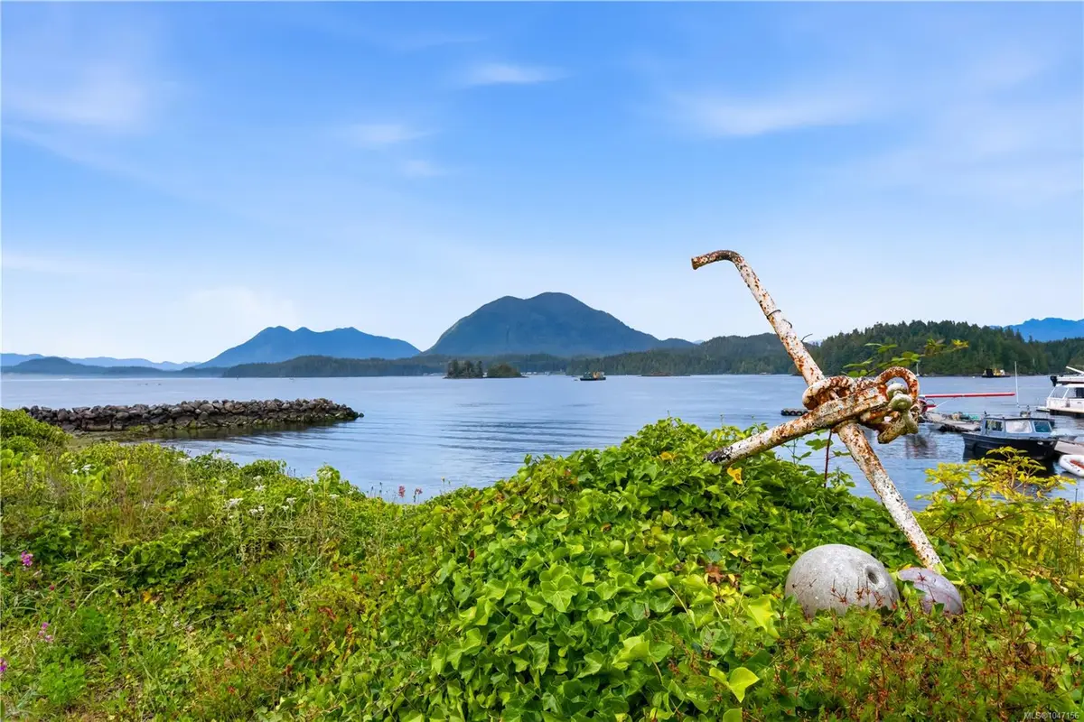 356-360 Main St, Tofino BC V0R 2Z0