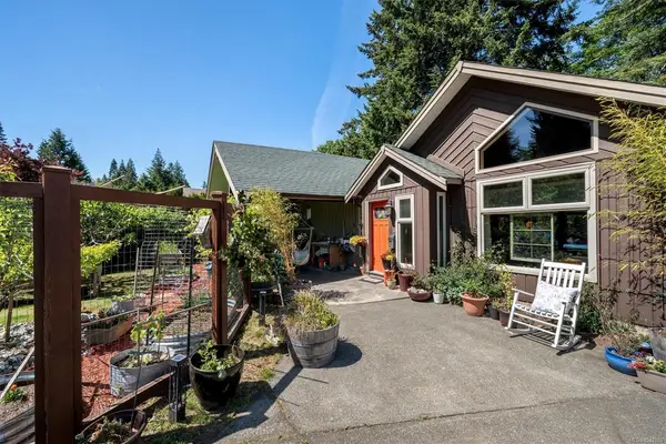 1456 Hurford Ave, Courtenay BC V9N 6X3 - 4 bed, 3 bath property for sale in Courtenay