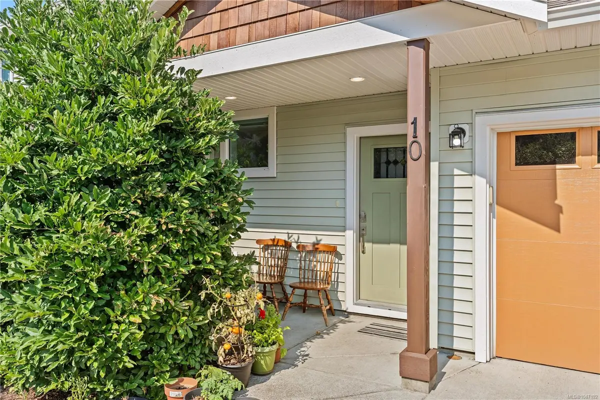 2109 13th St #10, Courtenay BC V9N 0B1