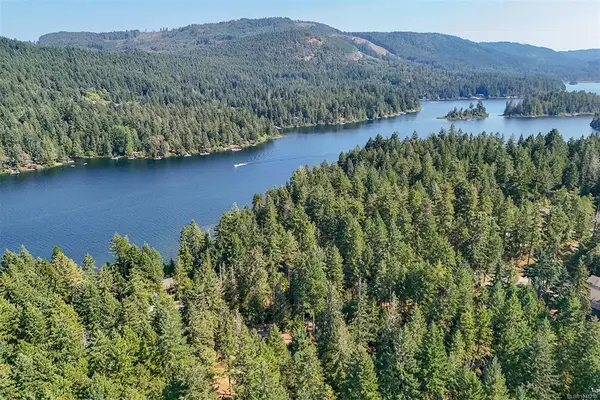 2051 May Ave, Shawnigan Lake BC V8H 2C5 - 3 bed, 1 bath property for sale in Shawnigan Lake