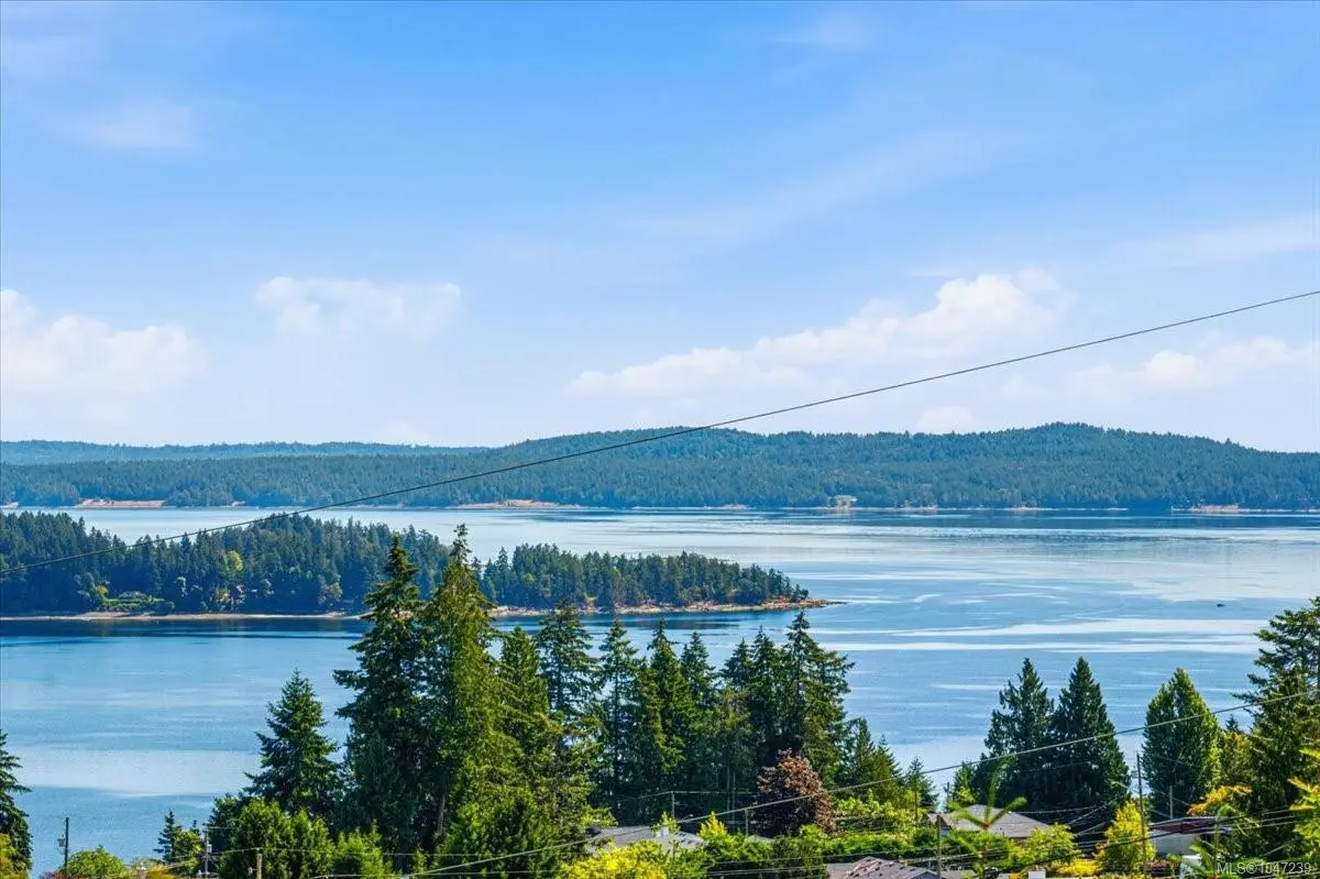 422 Battie Dr, Ladysmith BC V9G 1V4