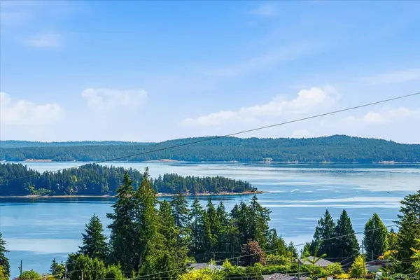 422 Battie Dr, Ladysmith BC V9G 1V4 - 4 bed, 3 bath property for sale in Ladysmith