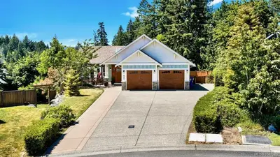 897 Pratt Rd, Mill Bay BC V8H 1H6