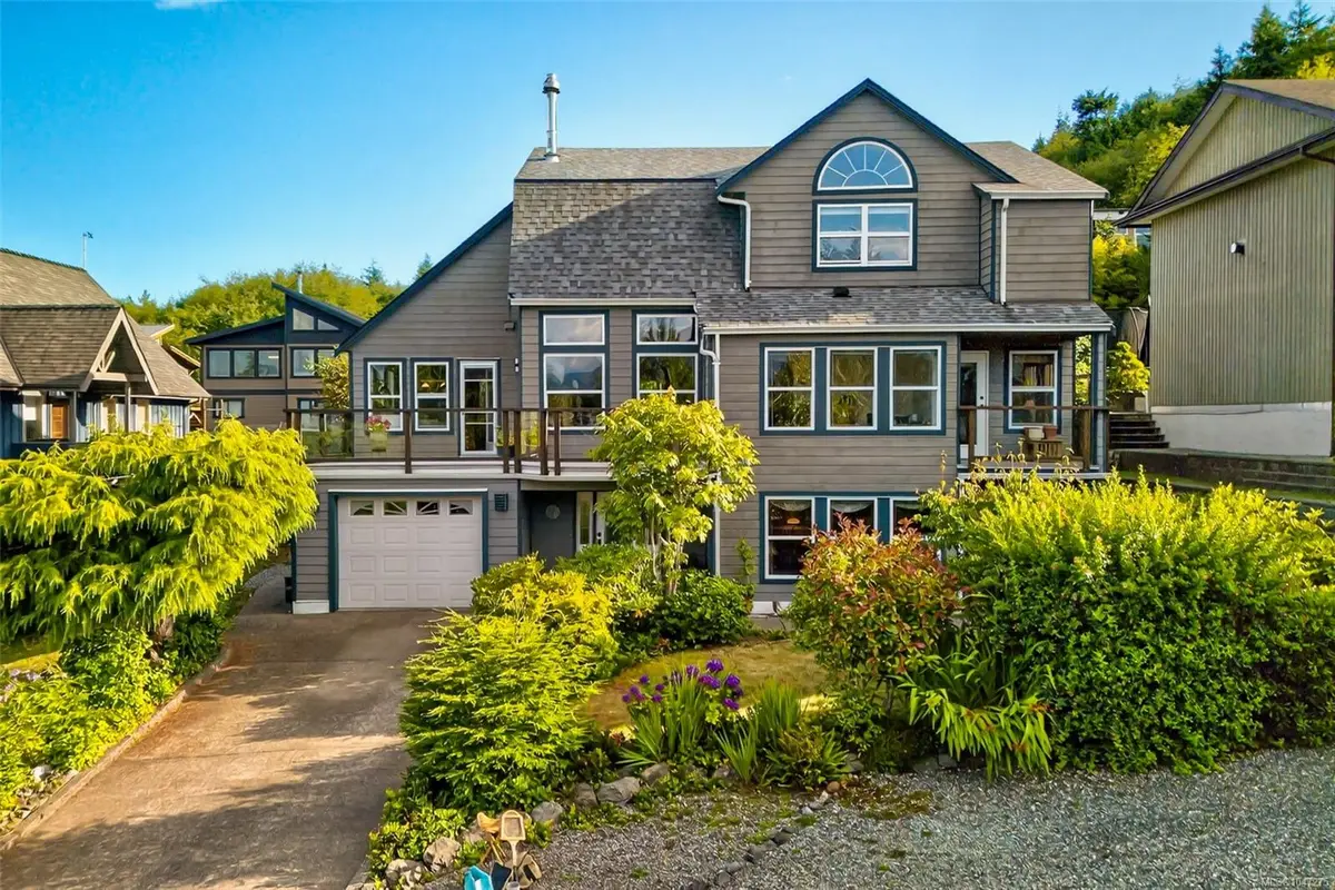 607 Pfeiffer Cres, Tofino BC V0R 2Z0