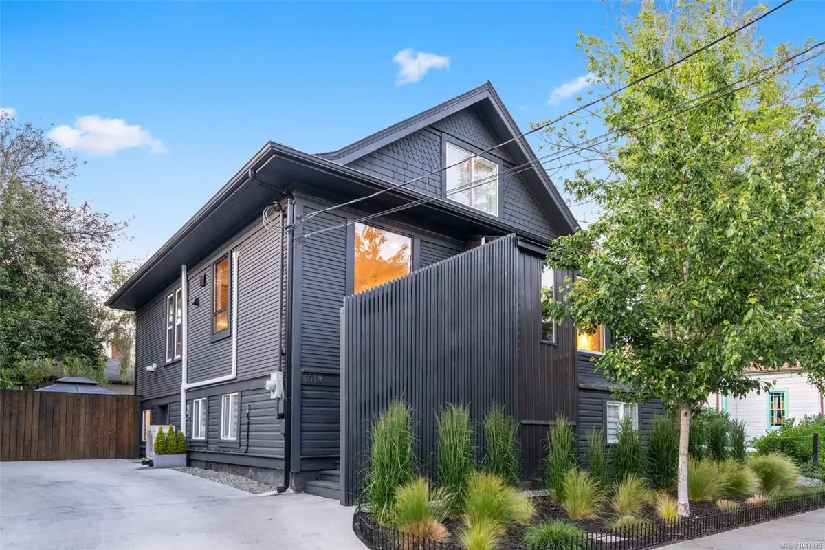 1018 Mason St, Victoria BC V8T 1A3