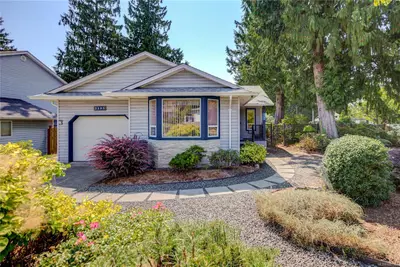 2193 Cardinal Pl, Comox BC V9M 3G2