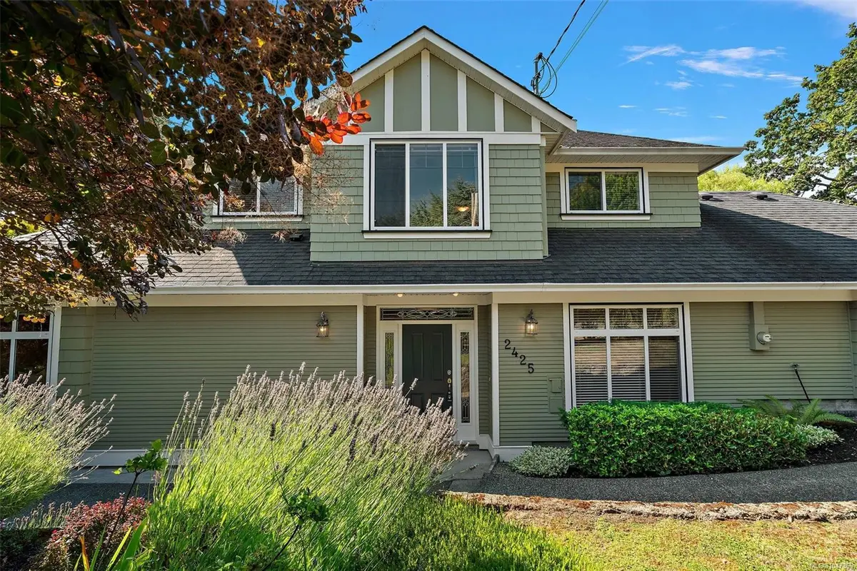 2425 Oak Bay Ave, Oak Bay BC V8R 1H3