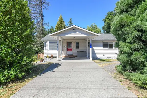 635 Pritchard Rd, Comox BC V9M 3J1 - 3 bed, 2 bath property for sale in Comox