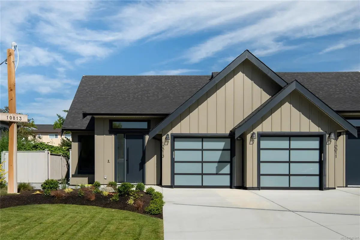 10013 Chicory Pl, Sidney BC V8L 3N6