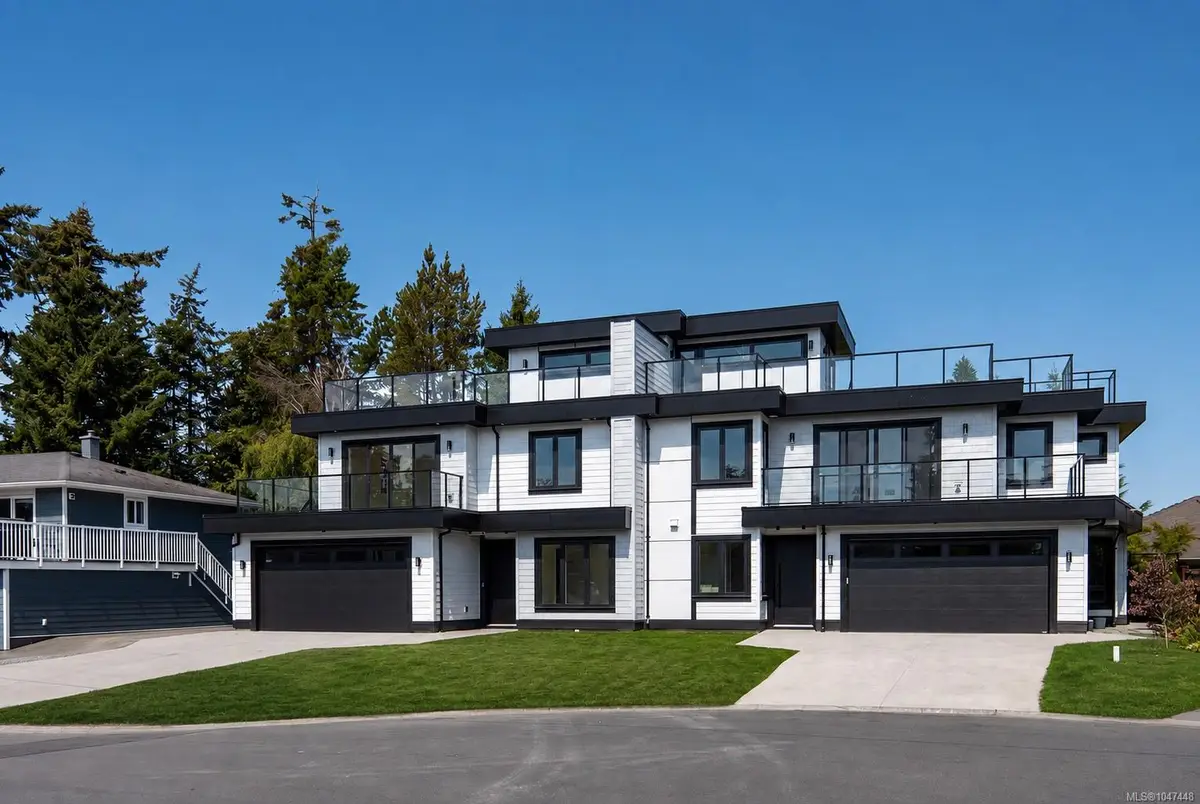 2292 Gail Pl, Sidney BC V8L 2S2