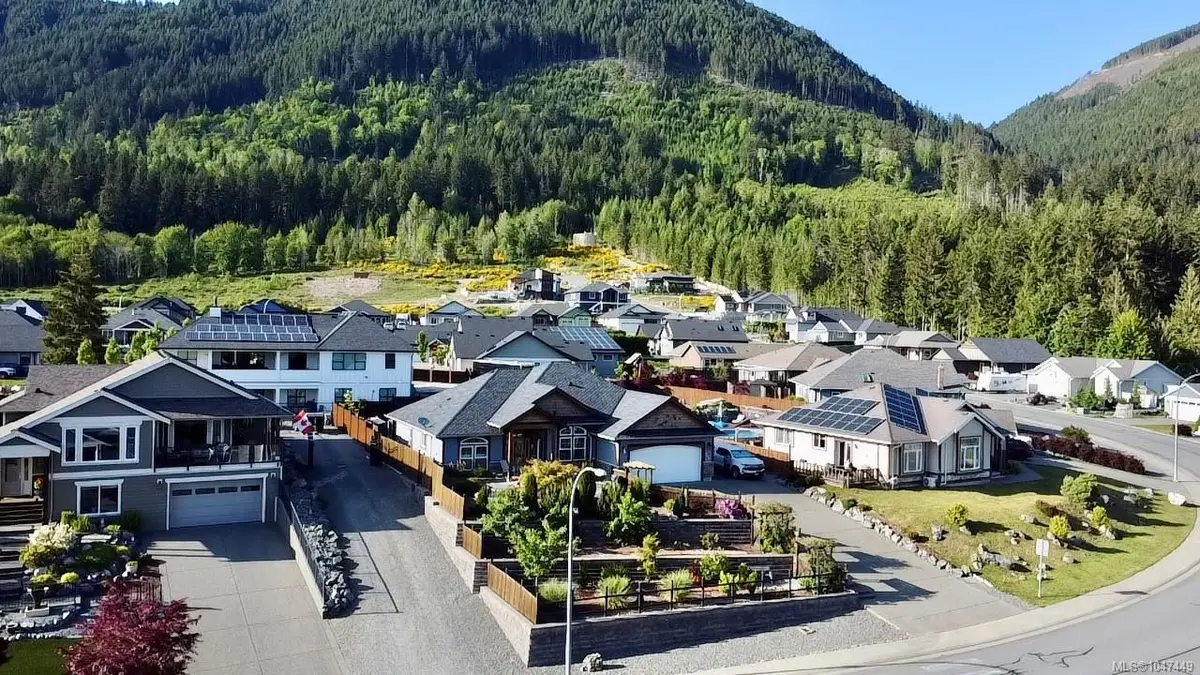 482 Mountain View Dr, Lake Cowichan BC V0R 2G1