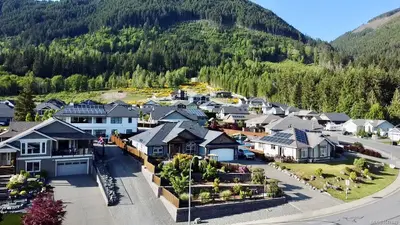 482 Mountain View Dr, Lake Cowichan BC V0R 2G1