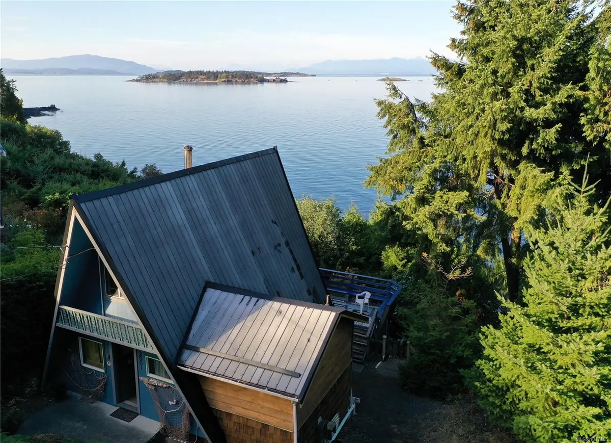 2961 Dolphin Dr, Nanoose Bay BC V9P 9J3