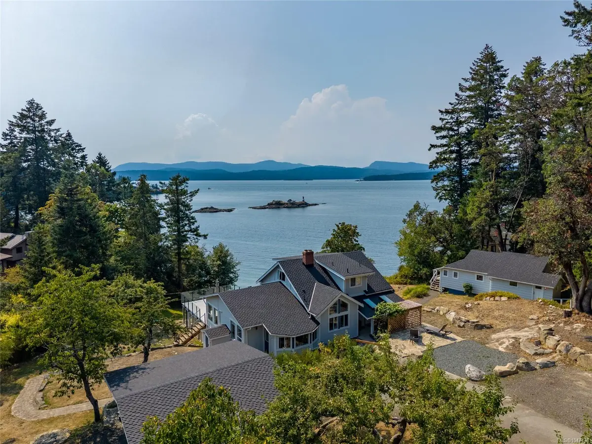 1209 Port Washington Rd, Pender Island BC V0N 2M1
