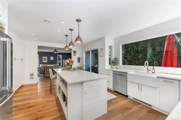 2146 Henlyn Dr, Sooke BC V9Z 0N5 - 3 bed, 3 bath property for sale in Sooke
