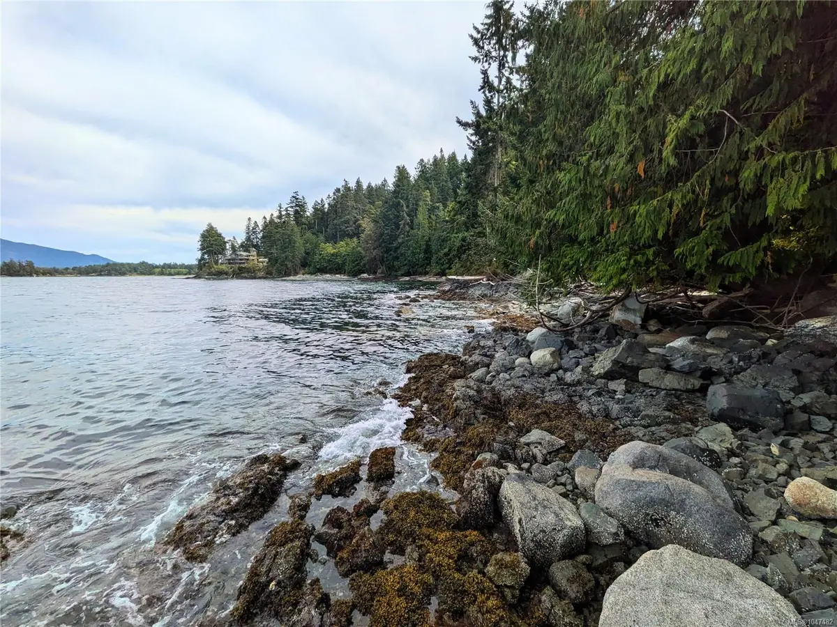 9 Mine Rd, Lasqueti Island BC V0R 2J0