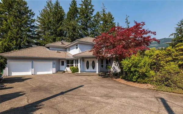 419 Scholey Cres, Lake Cowichan BC V0R 2G0 - 5 bed, 5 bath property for sale in Lake Cowichan