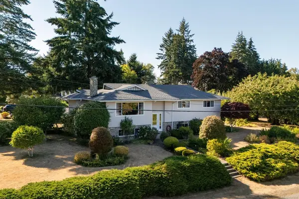 6224 Robin Way, Central Saanich BC V8Z 5X8 - 5 bed, 3 bath property for sale in Central Saanich