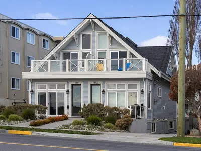 1480 Dallas Rd, Victoria BC V8S 1A2