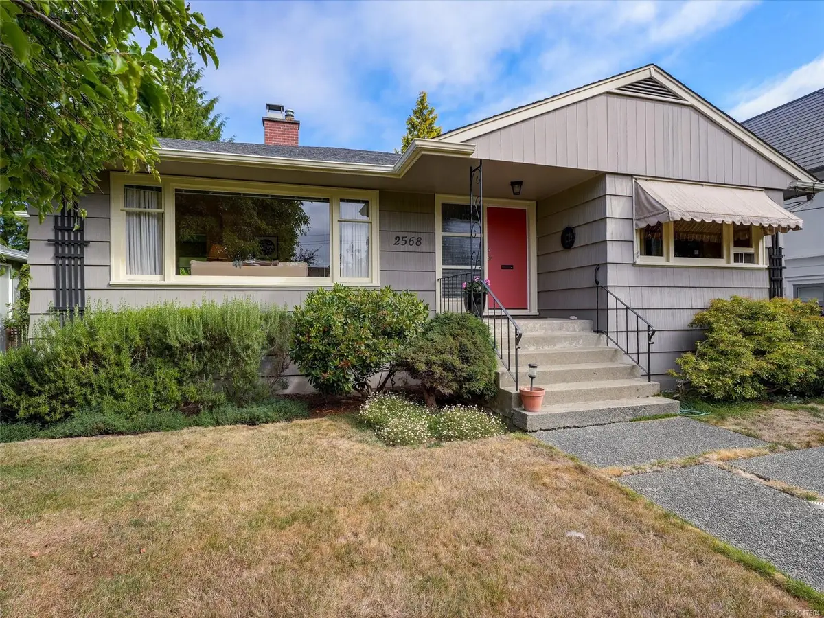 2568 Margate Ave, Oak Bay BC V8S 3A4