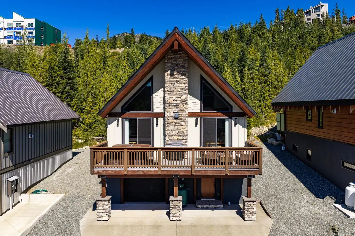 880 Cruikshank Ridge, Courtenay BC V9J 1L0