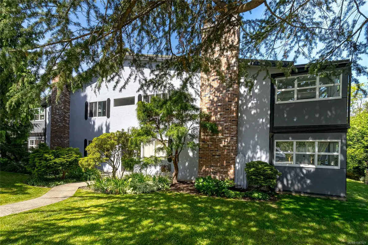 3244 Seaton St #102, Saanich BC V8Z 3V7