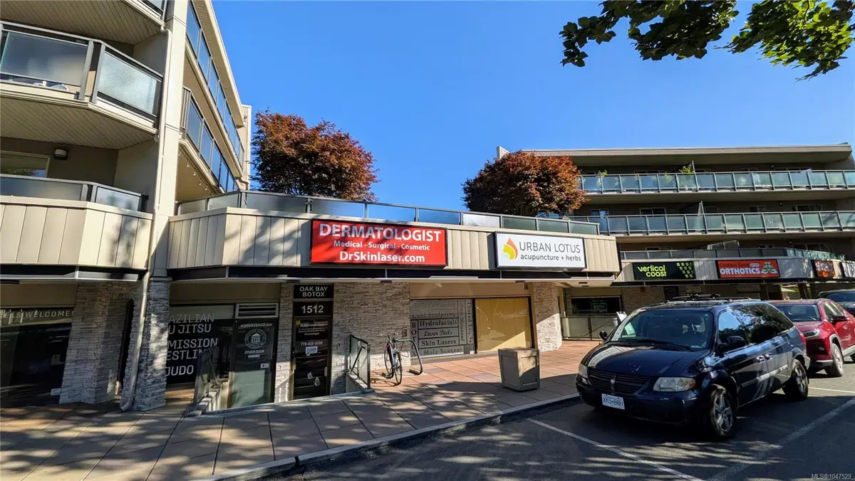 1512 Fort St, Victoria BC V8S 5J3