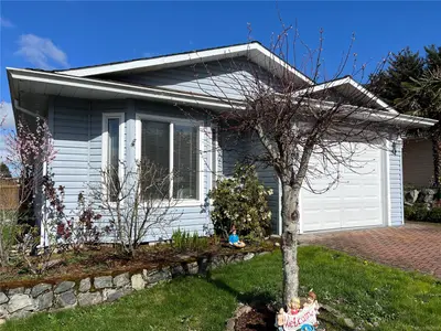 82 Wolf Lane, View Royal BC V9A 7M2