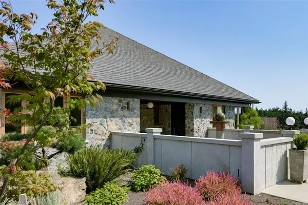 735 Arden Rd, Metchosin BC V9C 4G2 - 3 bed, 5.0 bath in Metchosin