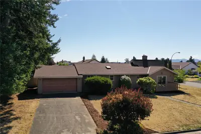 506 Willow St, Parksville BC V9P 1A4