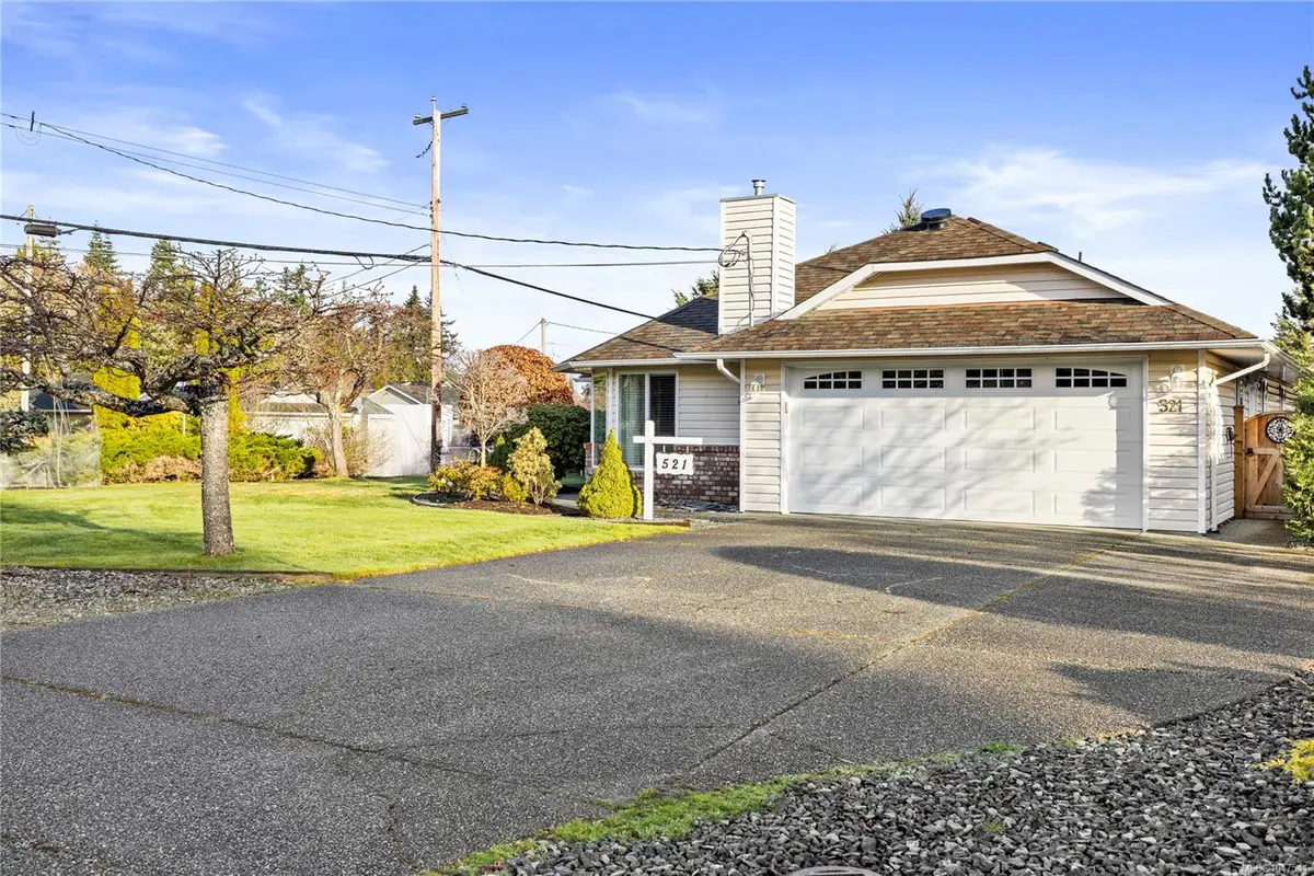 521 Birch Ave, Qualicum Beach BC V9K 1K4