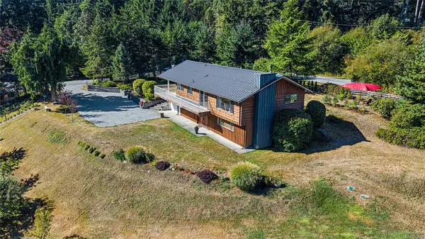 330 SaltSpring Way, Salt Spring BC V8K 2G7 - 4 bed, 3.0 bath in Salt Spring