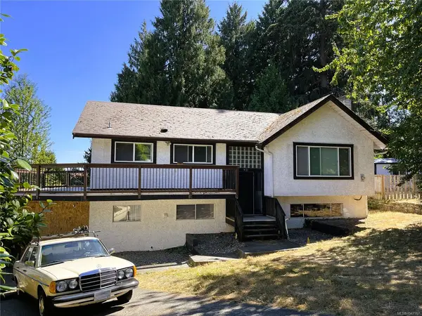 921 Coburn Pl, Ladysmith BC V9G 1N8 - 6 bed, 3.0 bath in Ladysmith