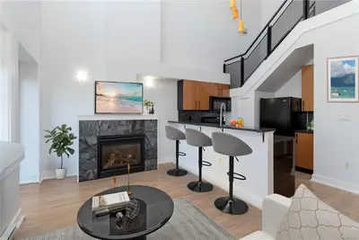 599 Pandora Ave #323, Victoria BC V8W 1N5