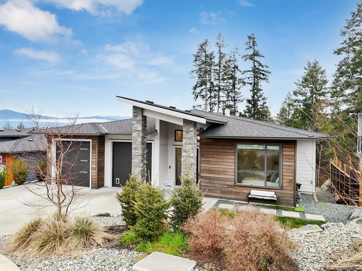 6245 Highwood Dr, Duncan BC V9L 0H5
