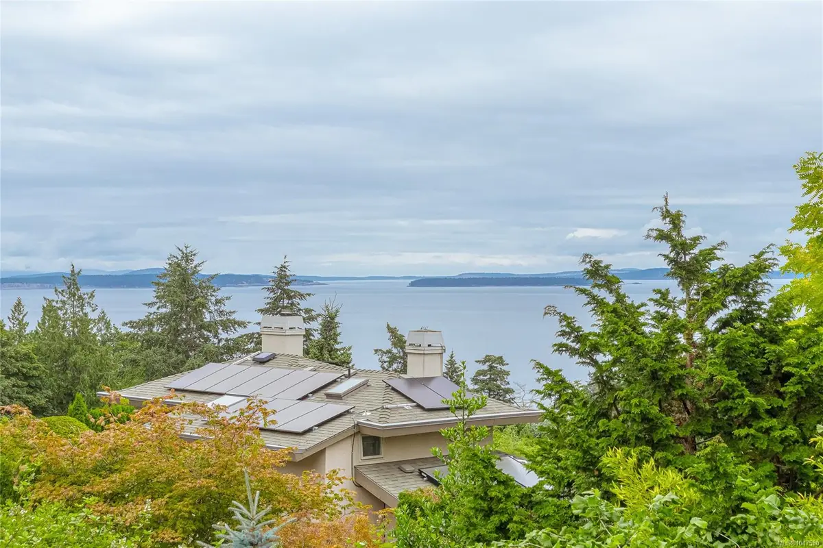 951 Seamist Rise, Saanich BC V8Y 2B3