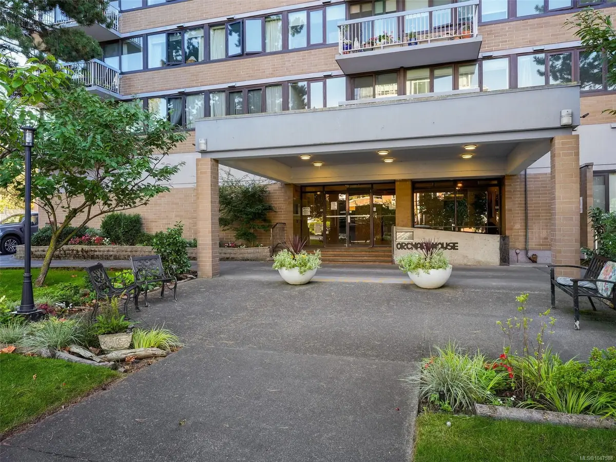 647 Michigan St #202, Victoria BC V8V 1S9